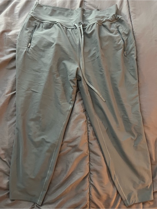 Old Navy Pants - Plus Size Old Navy Women's Sage Green Jogger Pants size 2X
